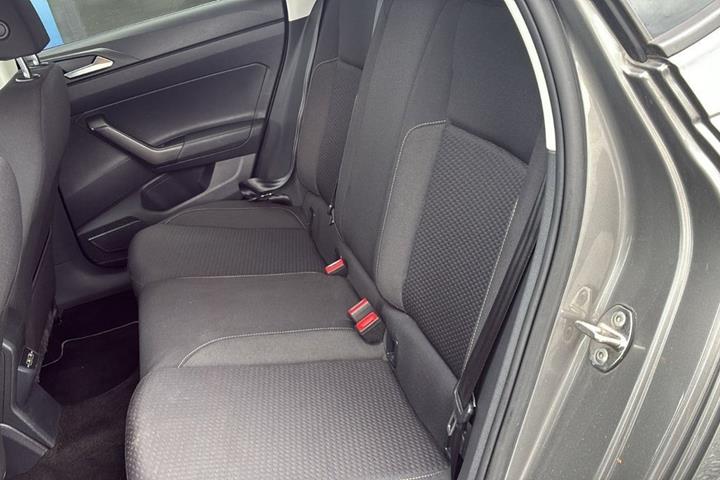 Grå VW Polo fra 2019