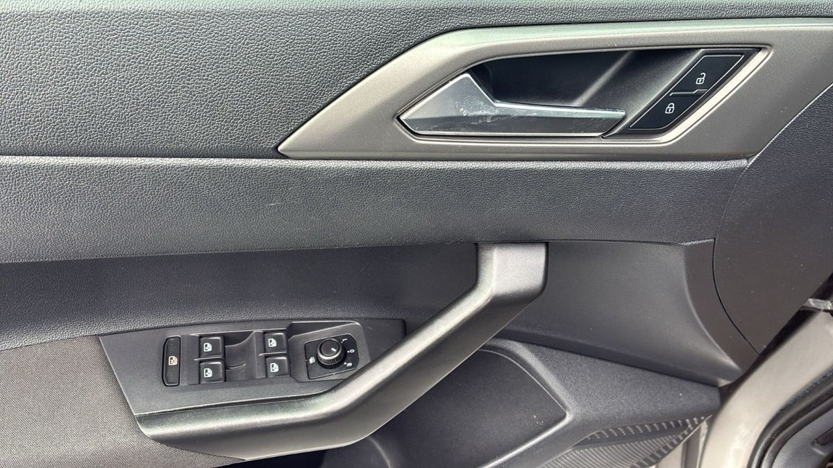 Grå VW Polo fra 2019