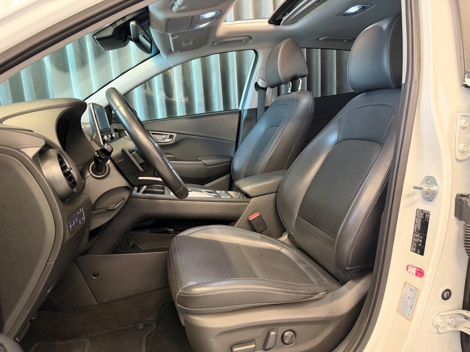 Hvid Hyundai Kona fra 2019