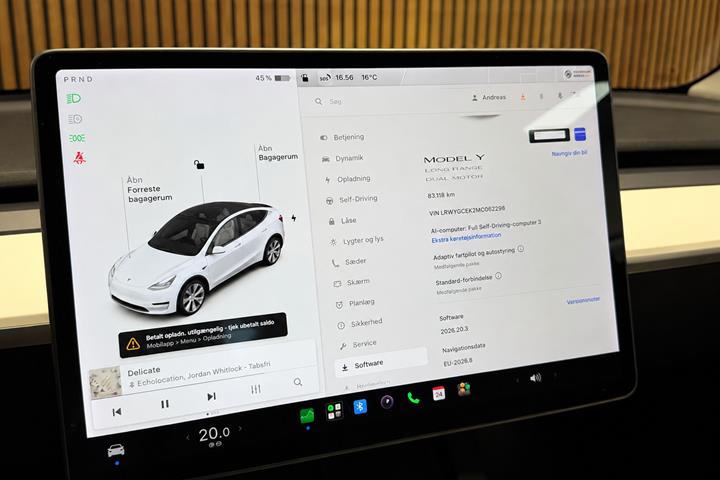 Hvid Tesla Model Y fra 2024
