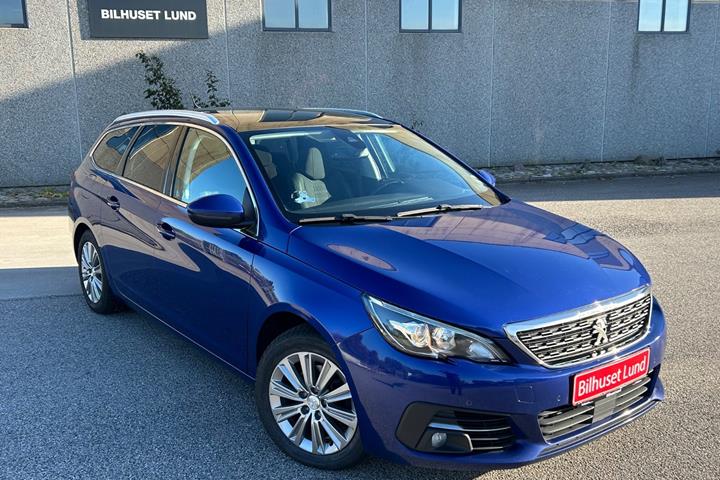 Blå Peugeot 308 fra 2019