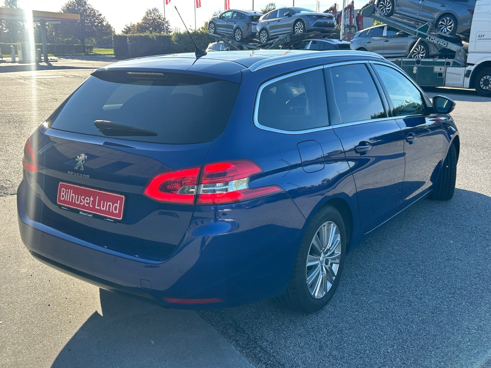 Blå Peugeot 308 fra 2019