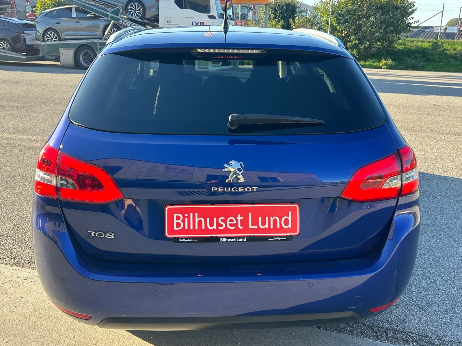 Blå Peugeot 308 fra 2019