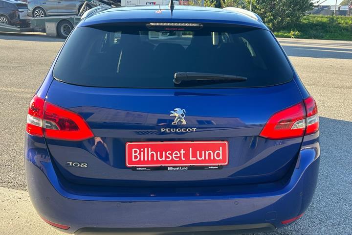 Blå Peugeot 308 fra 2019