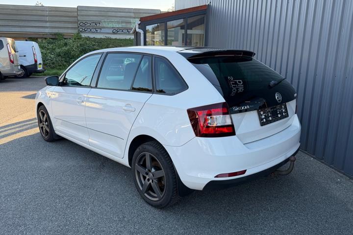 Hvid Skoda Rapid fra 2015