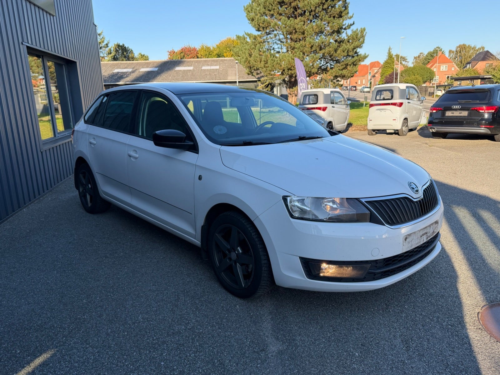 Hvid Skoda Rapid fra 2015