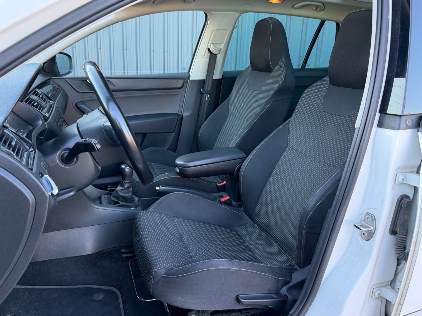 Hvid Skoda Rapid fra 2015