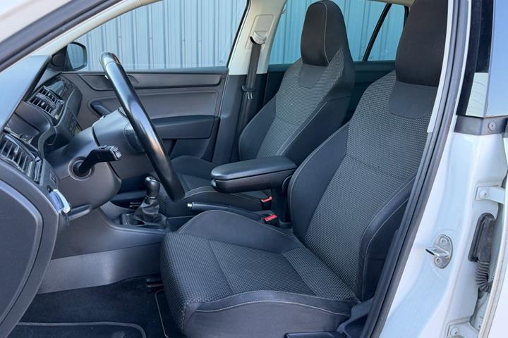 Hvid Skoda Rapid fra 2015