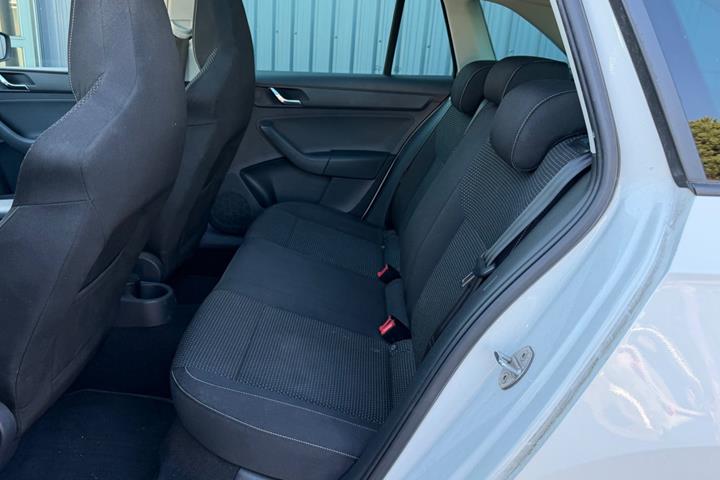 Hvid Skoda Rapid fra 2015