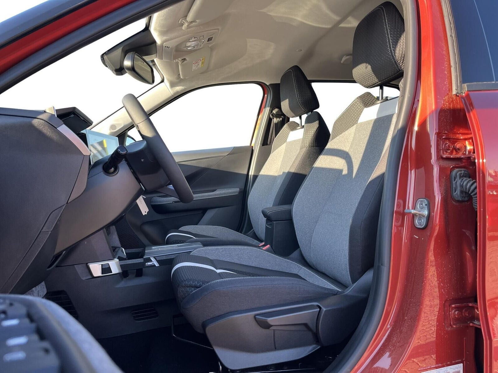 Orange Opel Frontera fra 2025