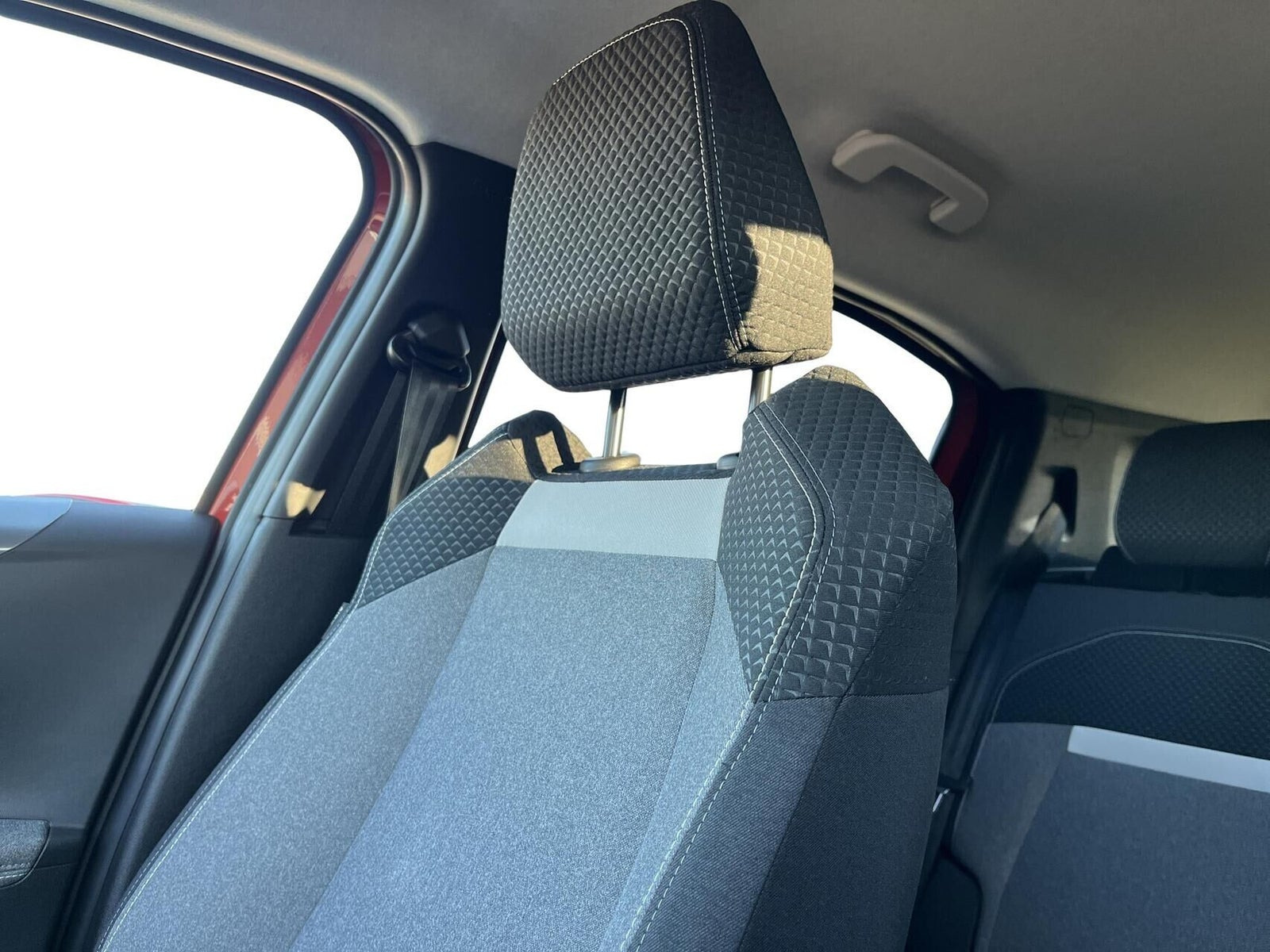 Orange Opel Frontera fra 2025