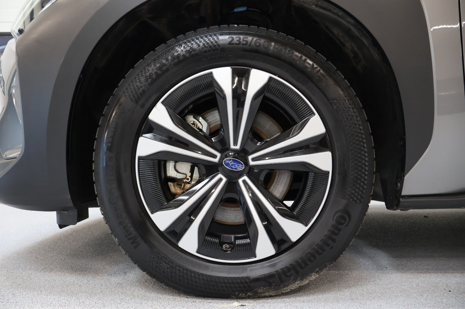 Grå Subaru Solterra fra 2022