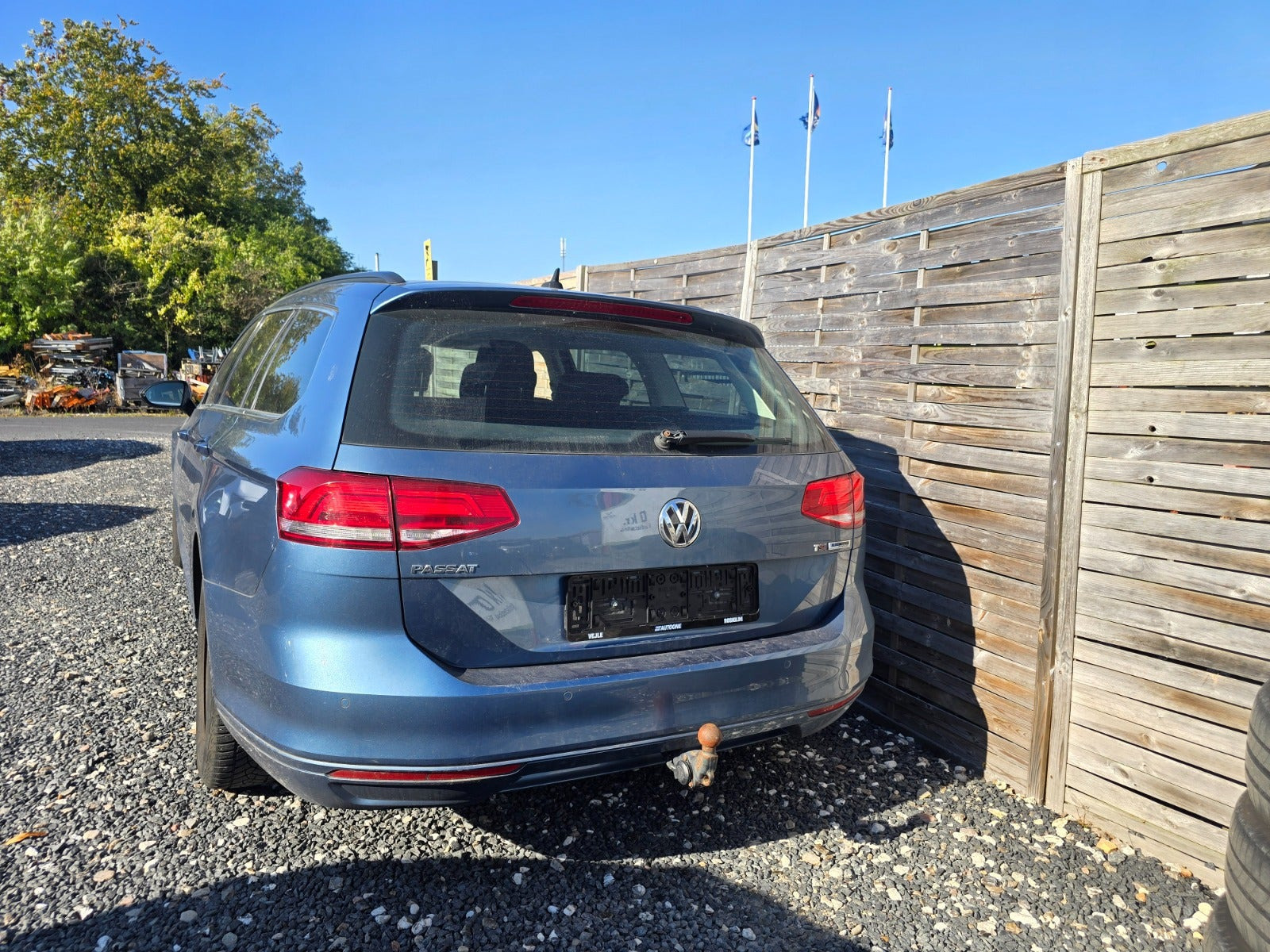 Blå VW Passat fra 2017