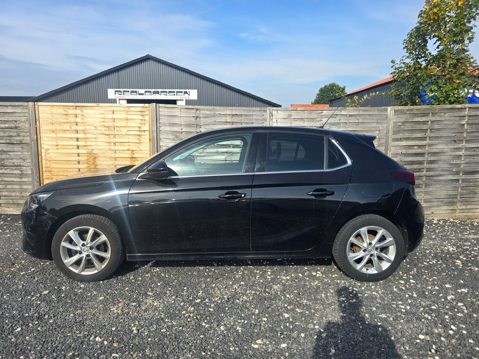 Sort Opel Corsa fra 2021