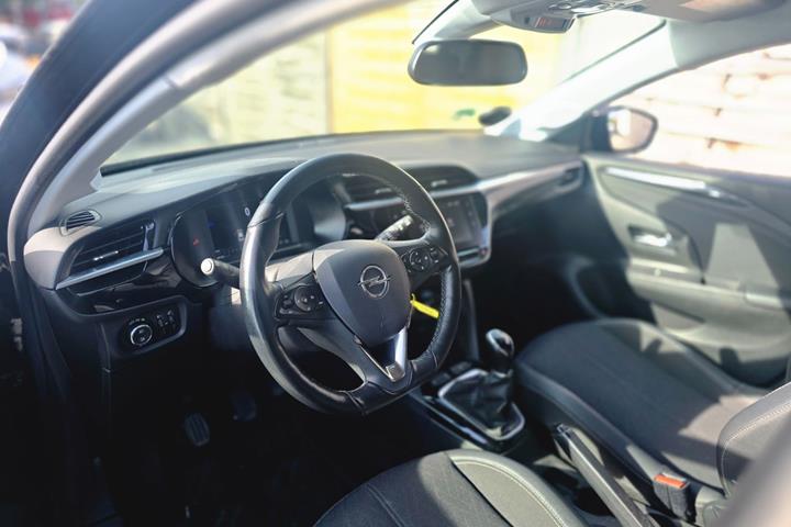 Sort Opel Corsa fra 2021