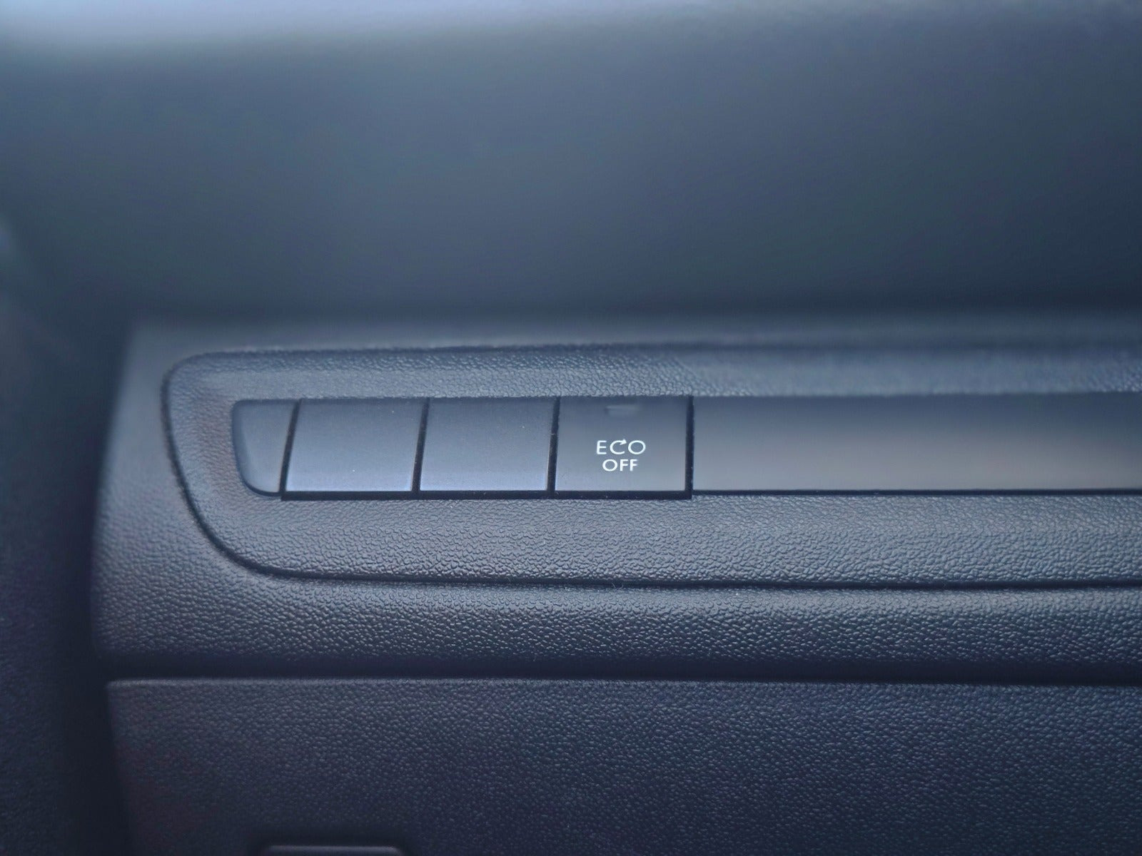 Grå Peugeot 208 fra 2019