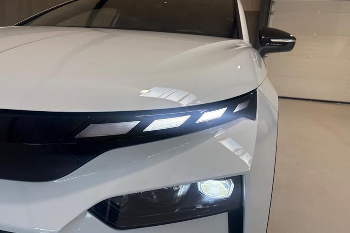 Hvid Skoda Elroq fra 2026