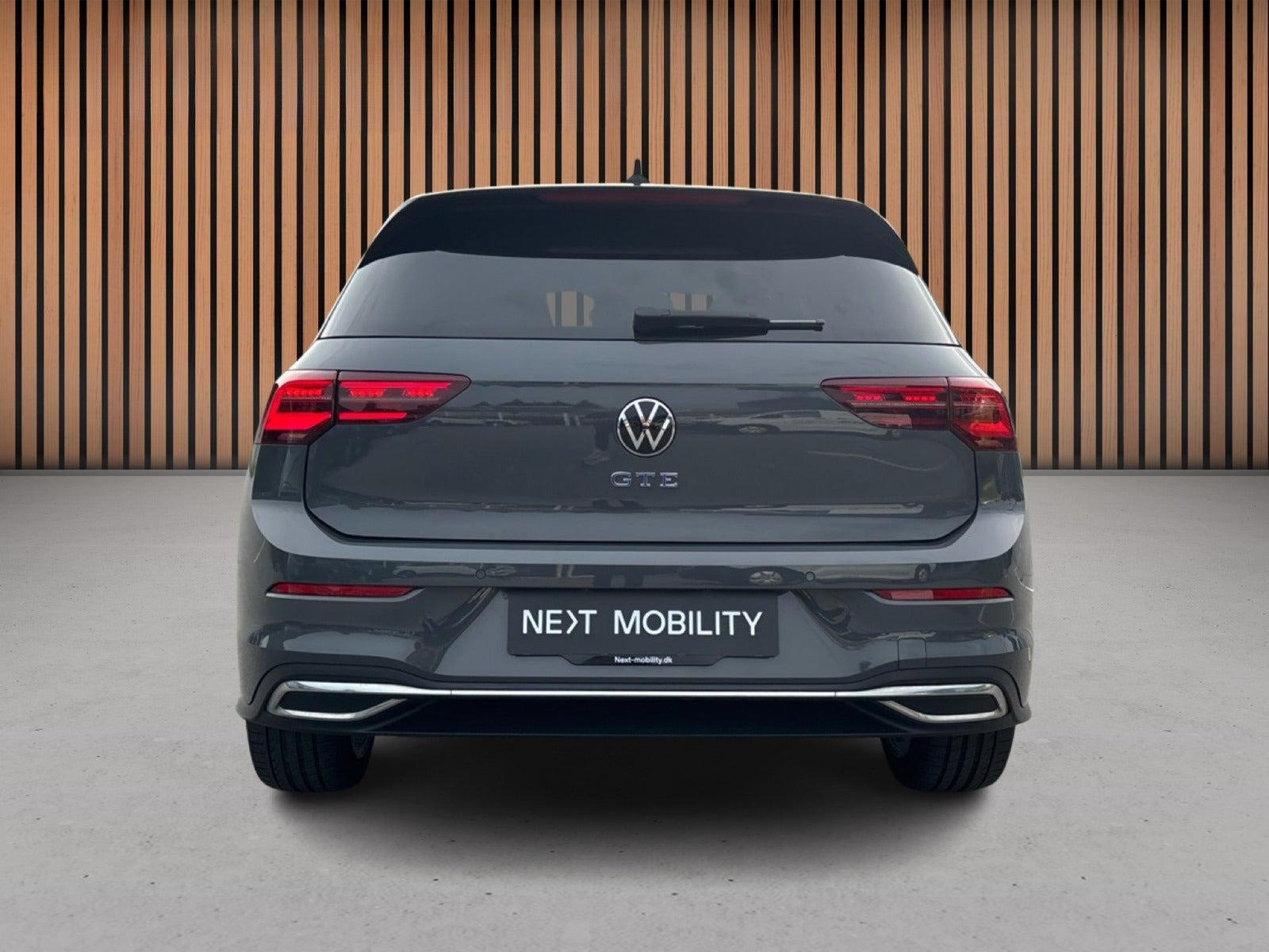 Grå VW Golf VIII fra 2021