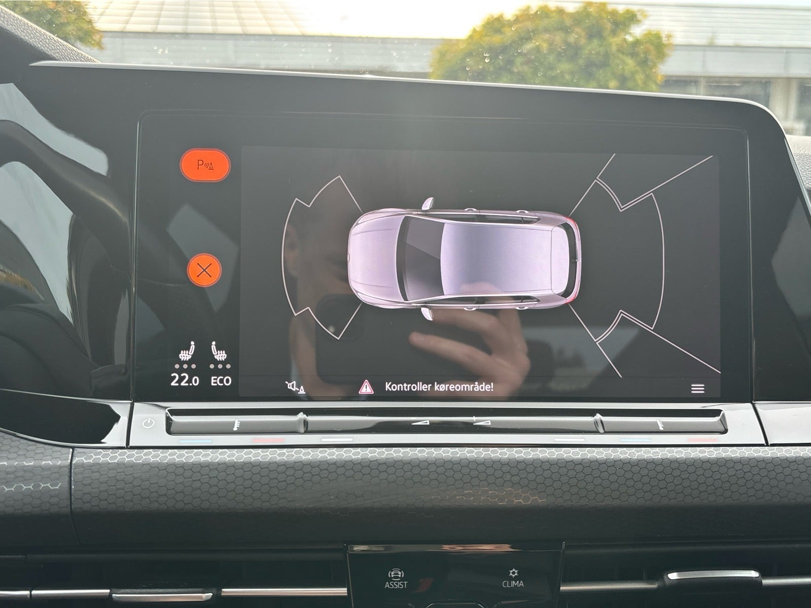 Grå VW Golf VIII fra 2021