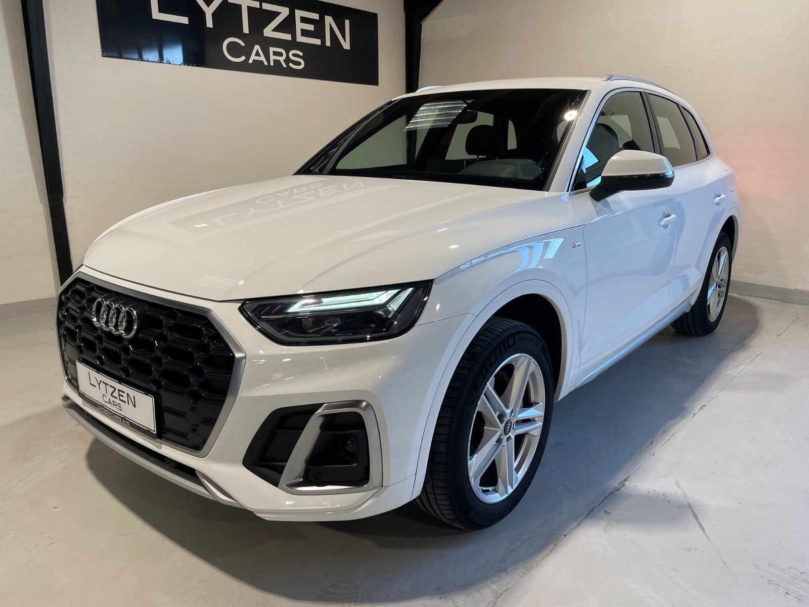 Hvid Audi Q5 fra 2022