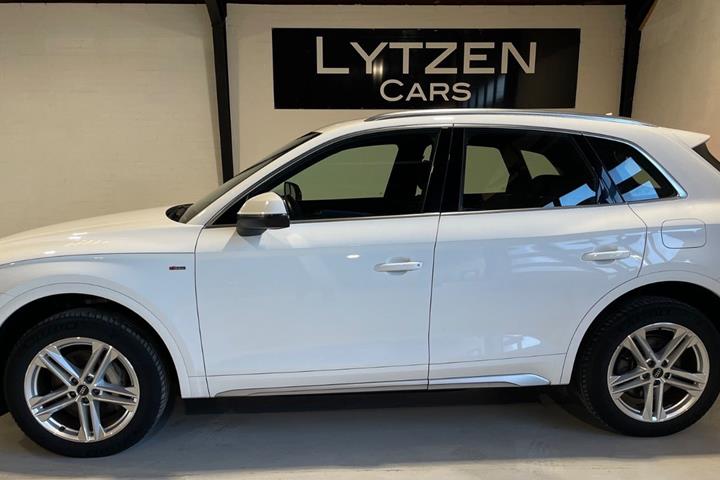 Hvid Audi Q5 fra 2022