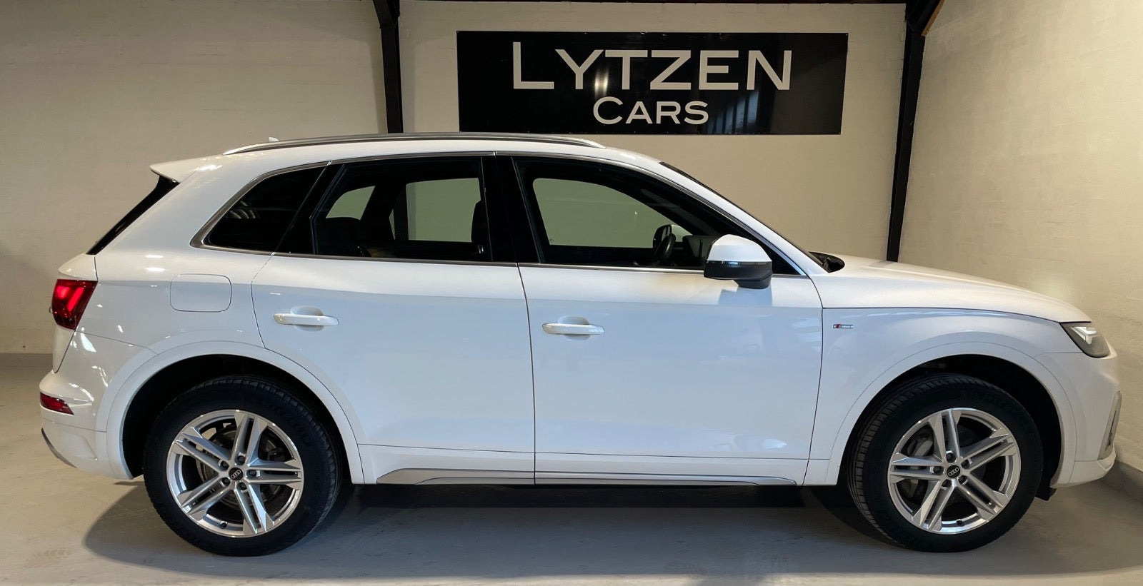 Hvid Audi Q5 fra 2022