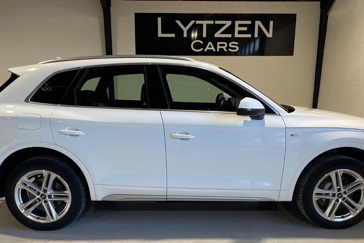 Hvid Audi Q5 fra 2022