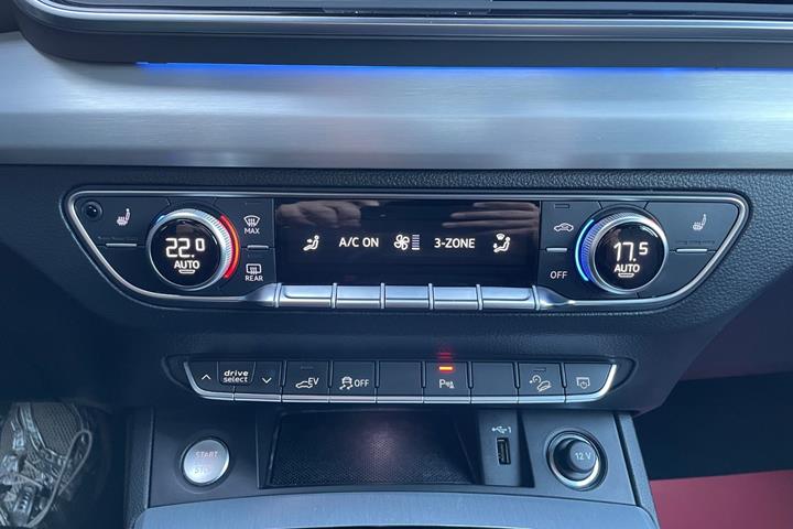 Hvid Audi Q5 fra 2022