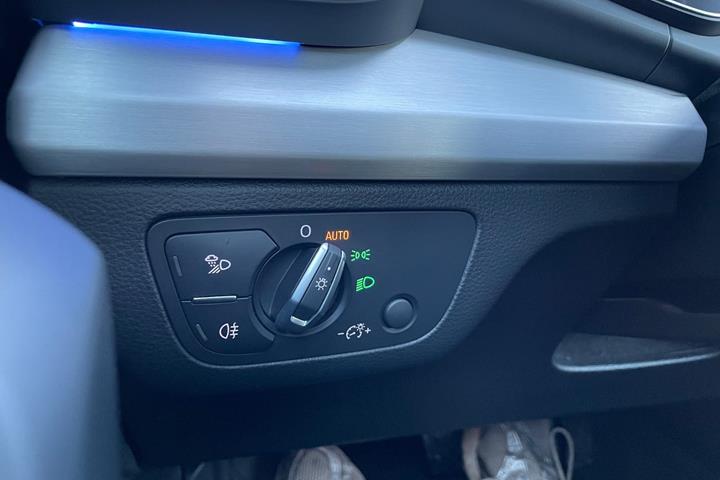 Hvid Audi Q5 fra 2022