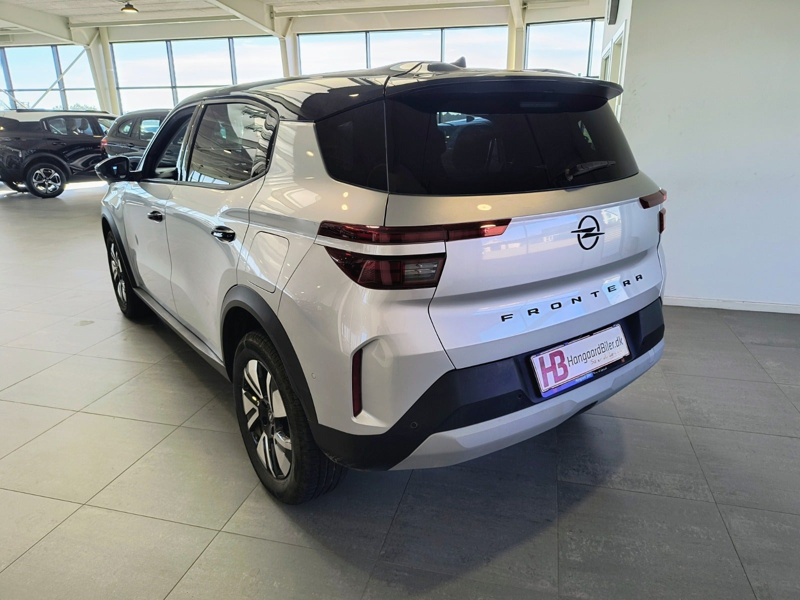 Sølv Opel Frontera fra 2025