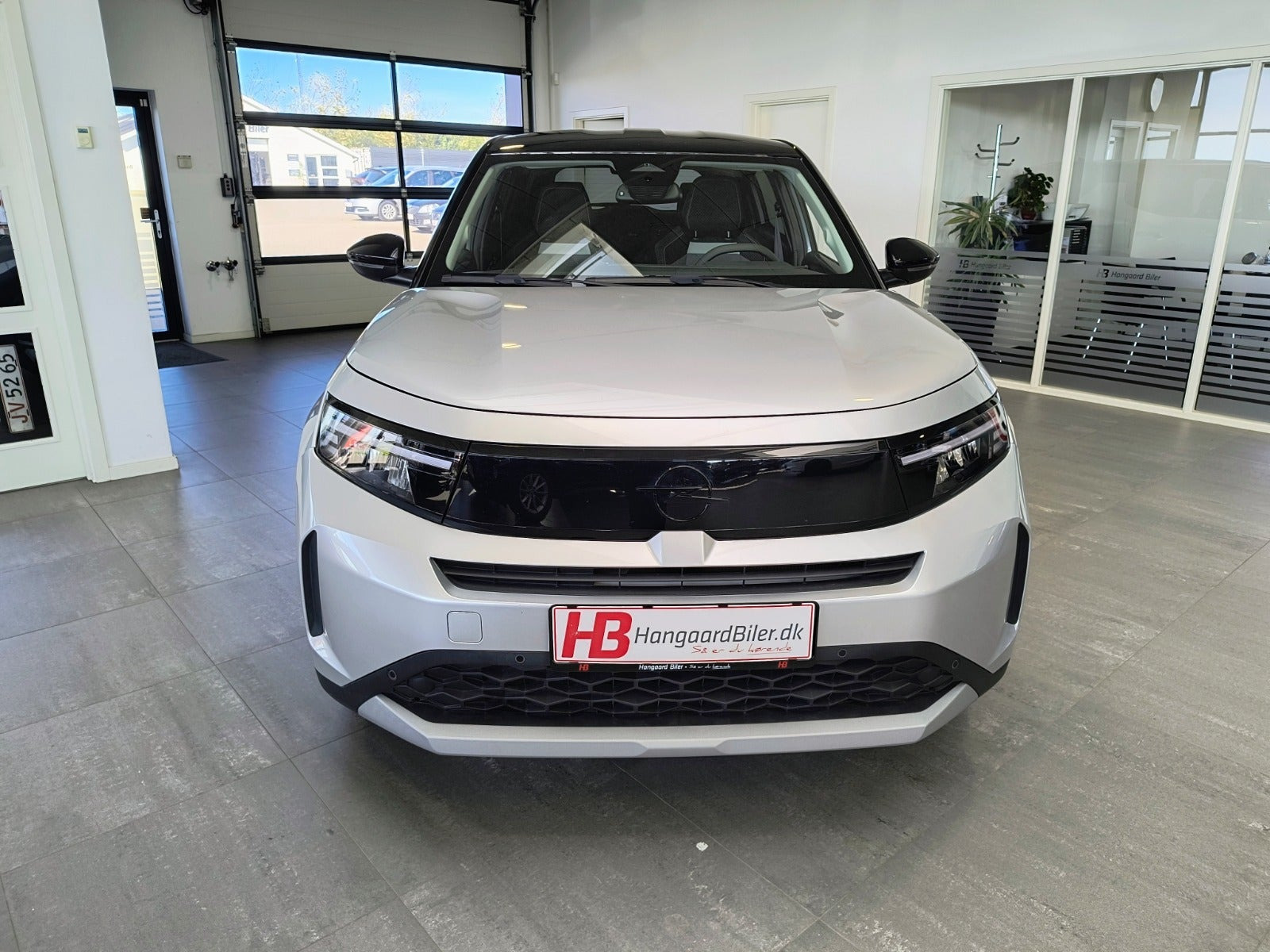 Sølv Opel Frontera fra 2025