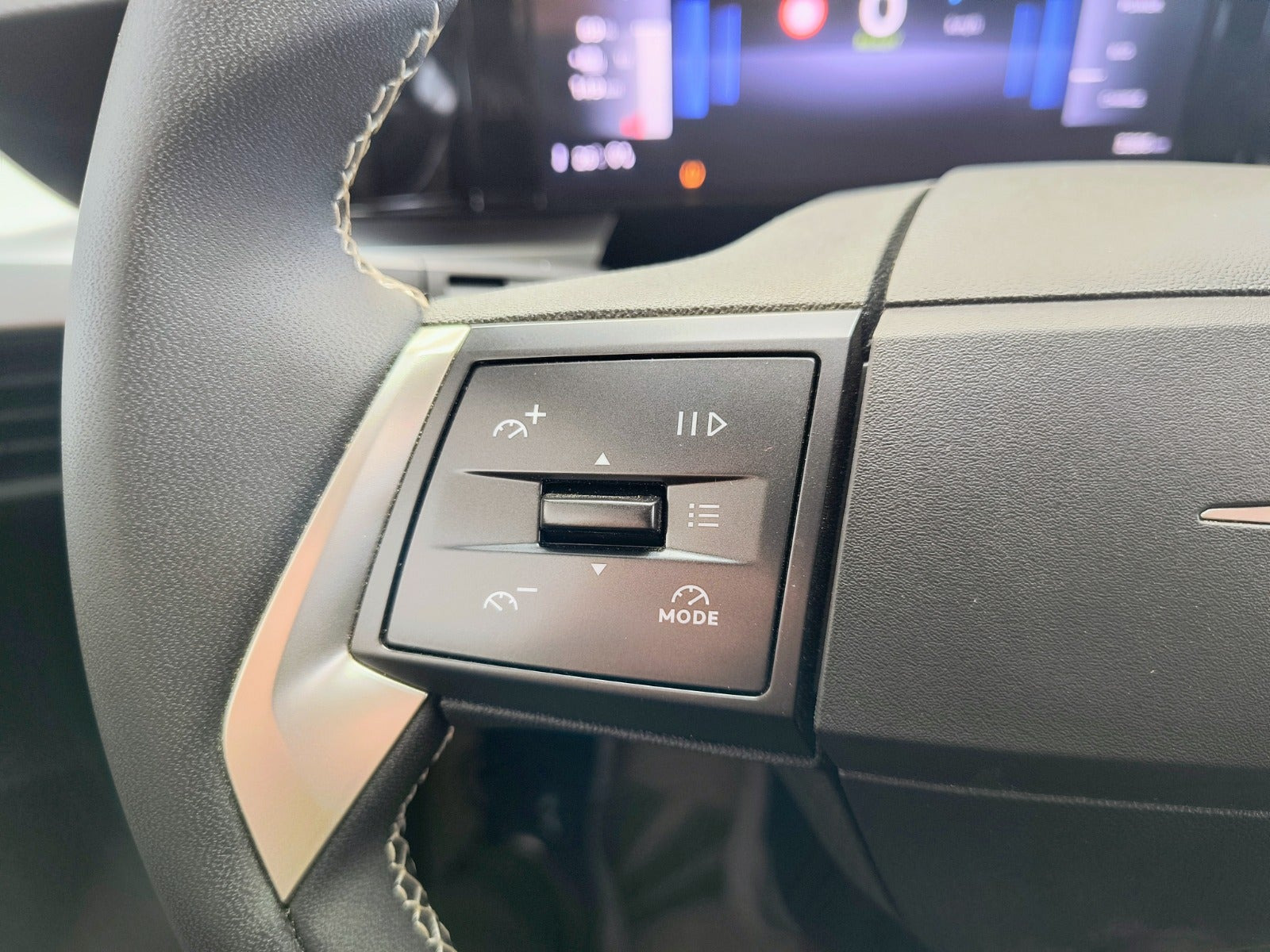 Sølv Opel Frontera fra 2025