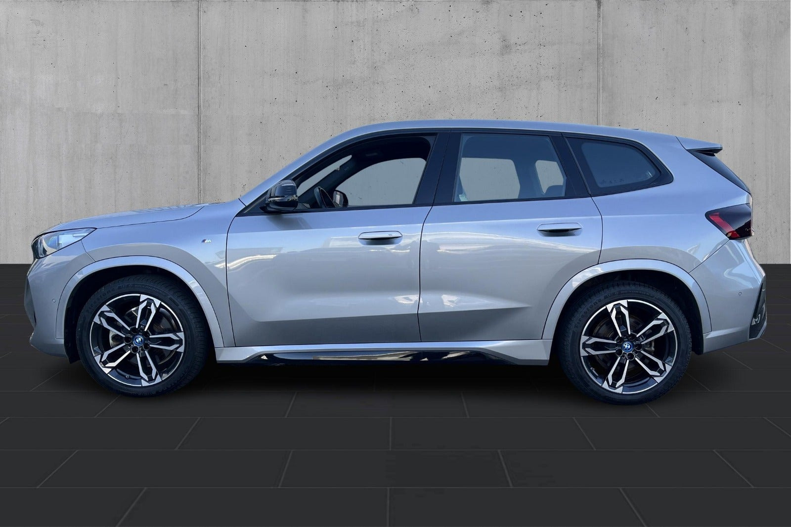 undefined BMW iX1 fra 2023