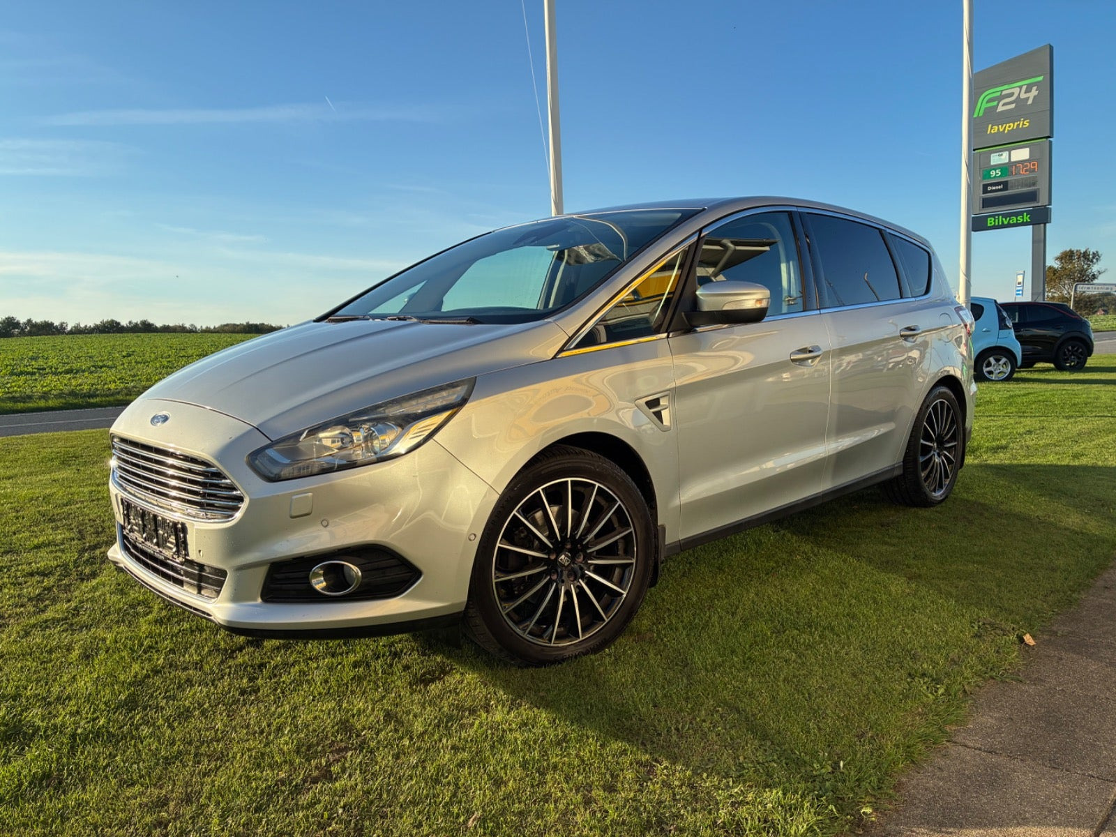 undefined Ford S-MAX fra 2016