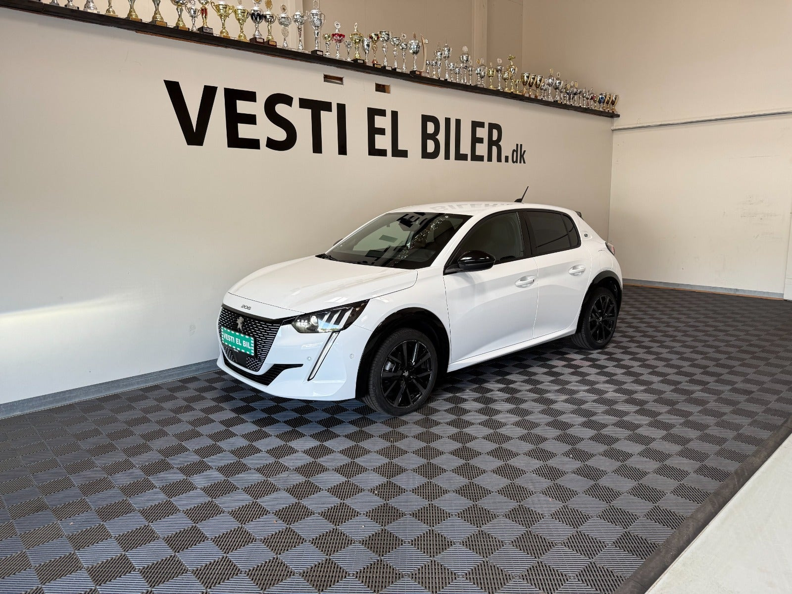 Peugeot e-208 50 GT
