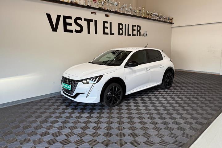 Hvid Peugeot e-208 fra 2023