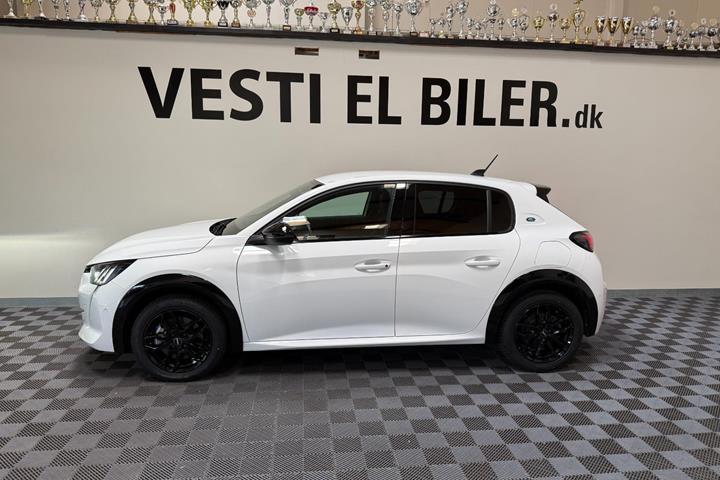 Hvid Peugeot e-208 fra 2023