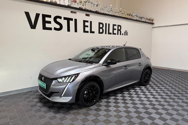 Grå Peugeot e-208 fra 2023