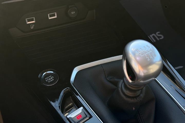 Hvid Peugeot 508 fra 2020