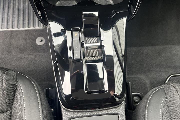 Rød Citroën e-C3 Aircross fra 2026