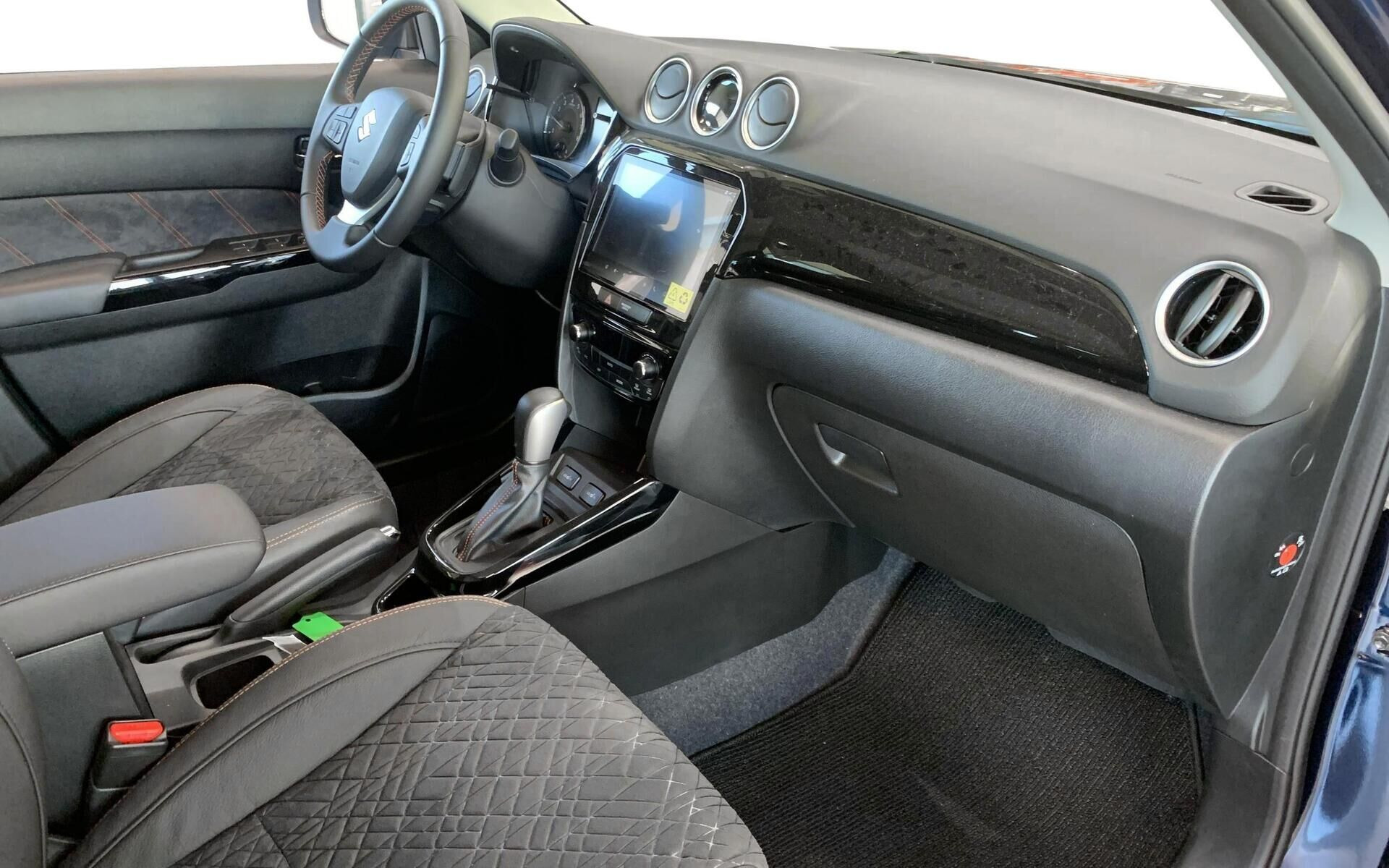 Blå Suzuki Vitara fra 2026