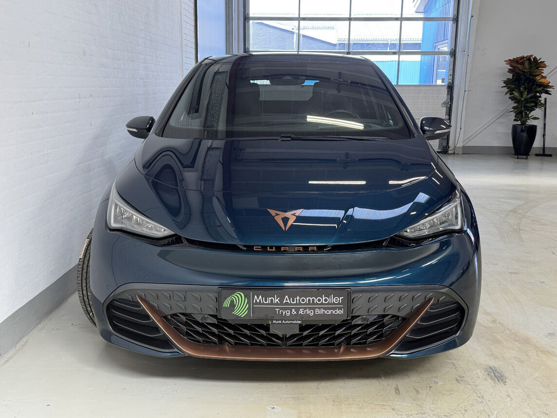 Blå Cupra Born fra 2023
