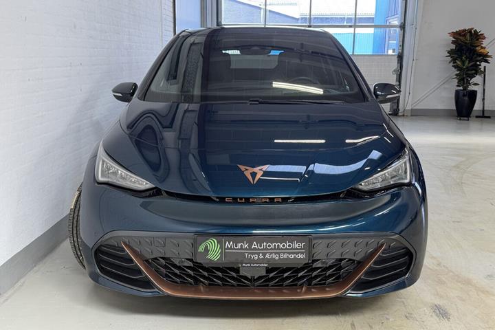 Blå Cupra Born fra 2023