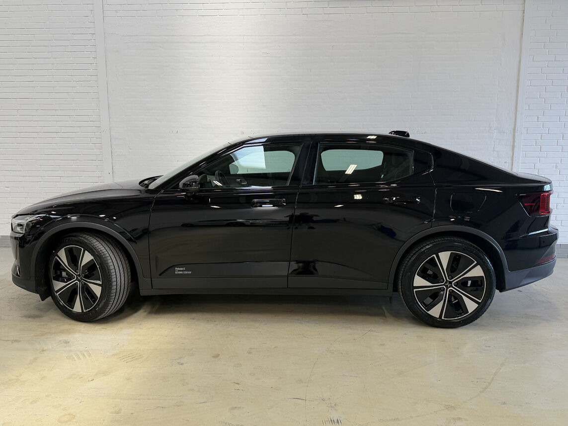Sort Polestar 2 fra 2024