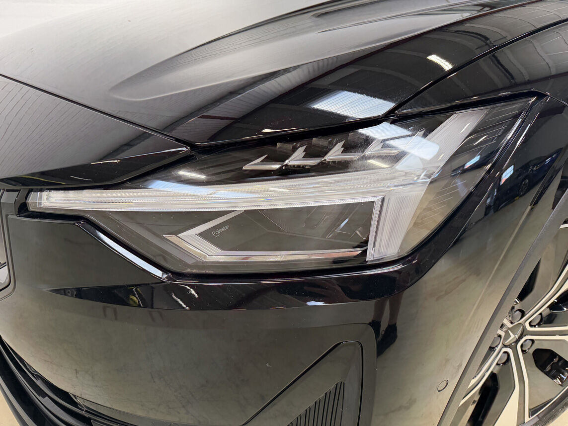 Sort Polestar 2 fra 2024