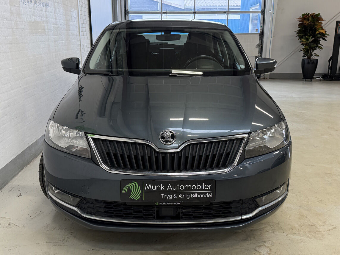 Sort Skoda Rapid fra 2017