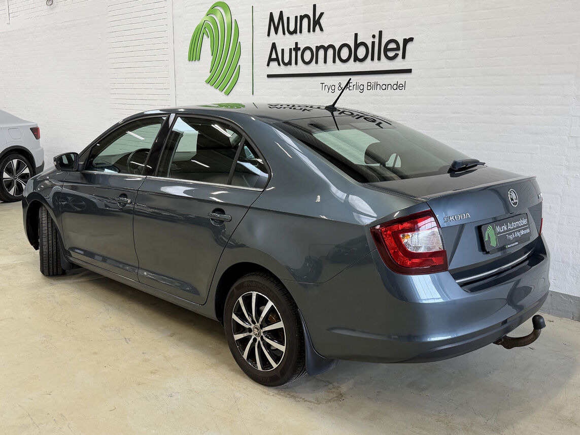 Sort Skoda Rapid fra 2017