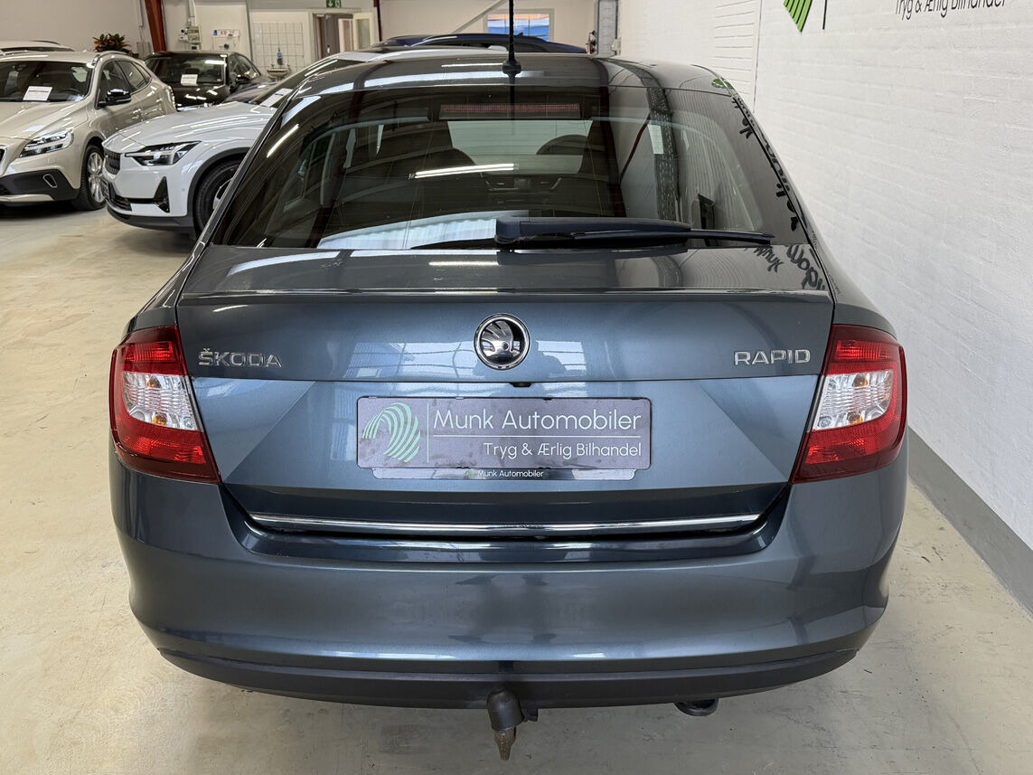 Sort Skoda Rapid fra 2017