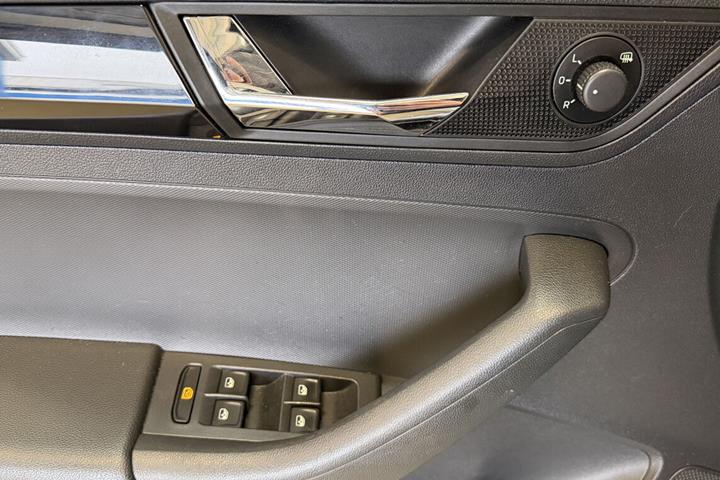 Sort Skoda Rapid fra 2017