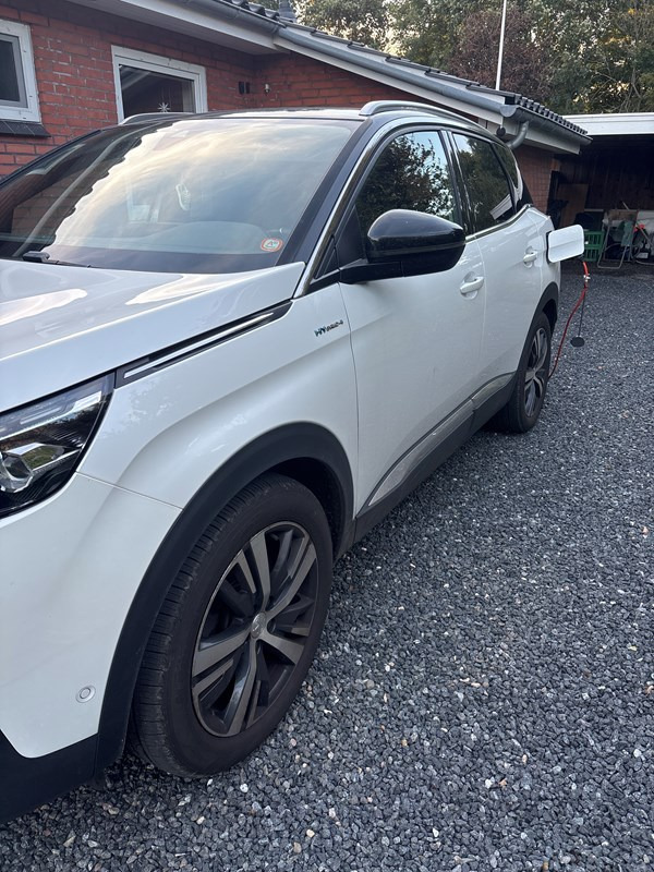 Peugeot 3008 HYBRID4 300  SUV AWD EAT8